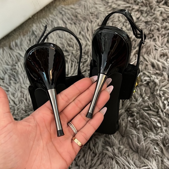 Heels - Picture 4 of 4